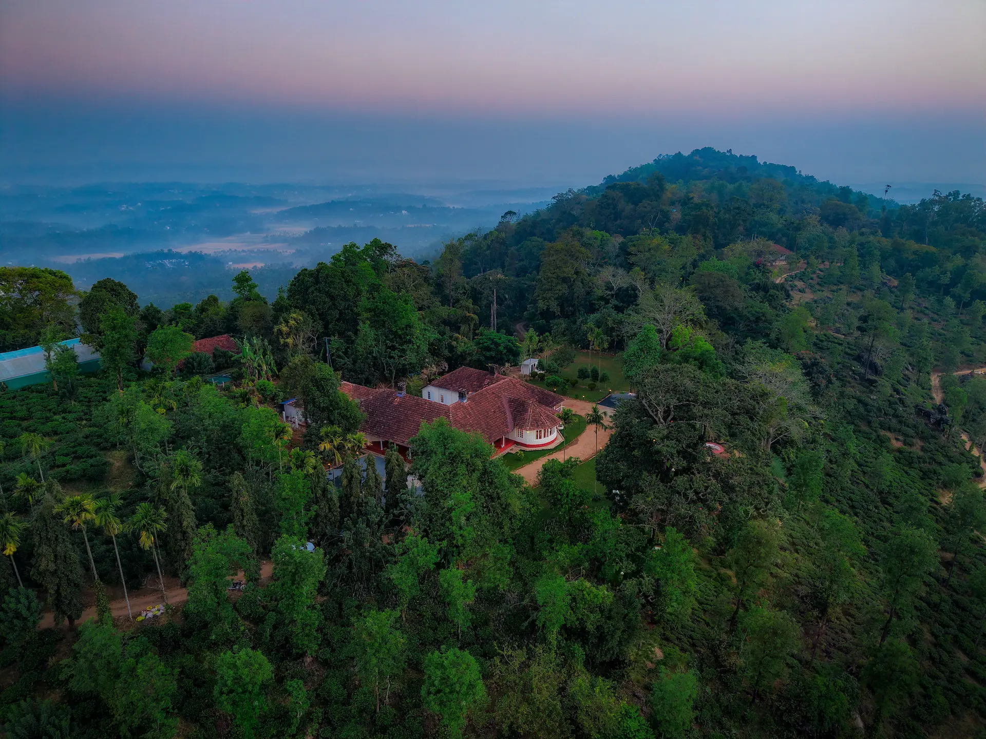 the_hundred_house_32_bungalow_heritage_kerala_tourism_wellness_ayurvedic_british_colonial_style_villa_homestay_resort_wayanad_top_best_5_kisah_stays