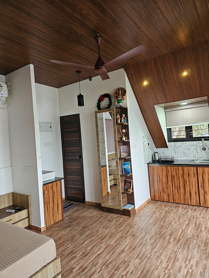 Waterfront Escape | Kayaking, Fishing & BBQ | Affordable Stay Near Aster Medcity Hospital