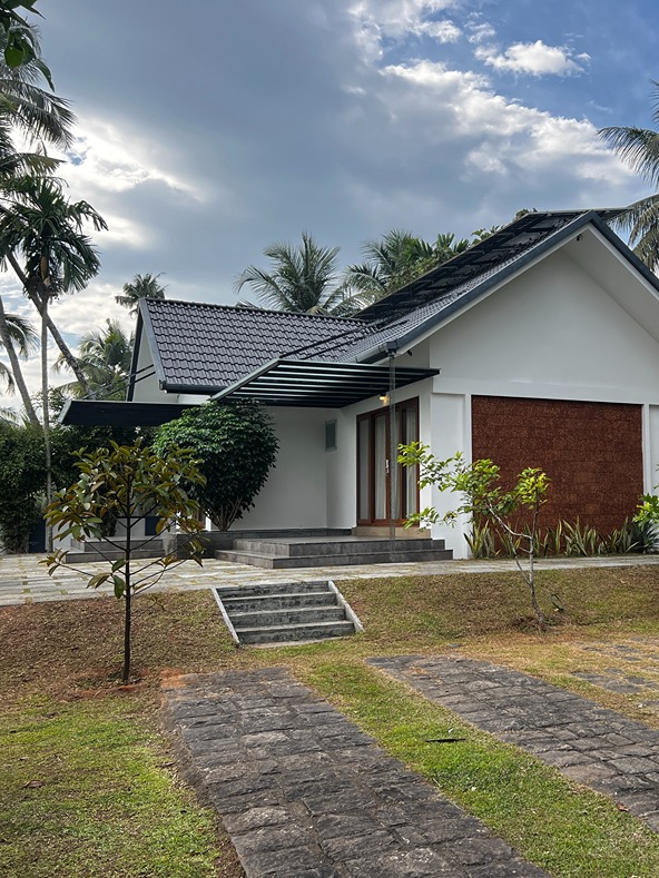 Lakeview 2BHK Pool Villa | Perfect for Staycations & Small Celebrations , Kochi