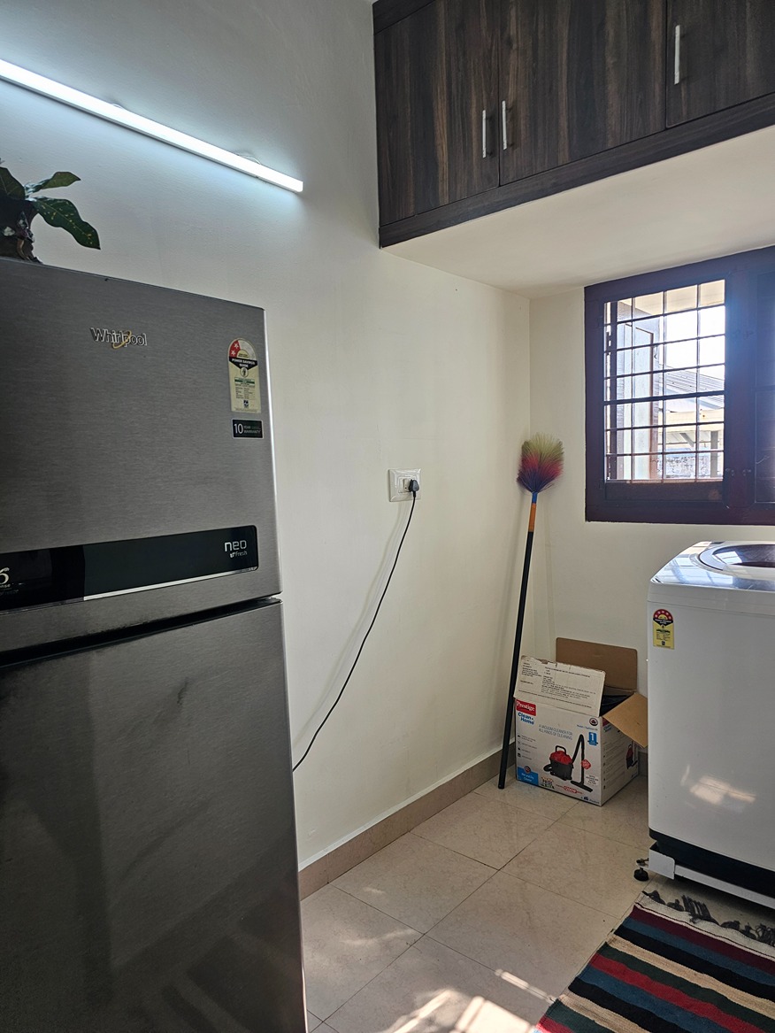 “Fully Furnished 2BHK | Just 1.5 km from Kadavanthra | Perfect for Short Stays”