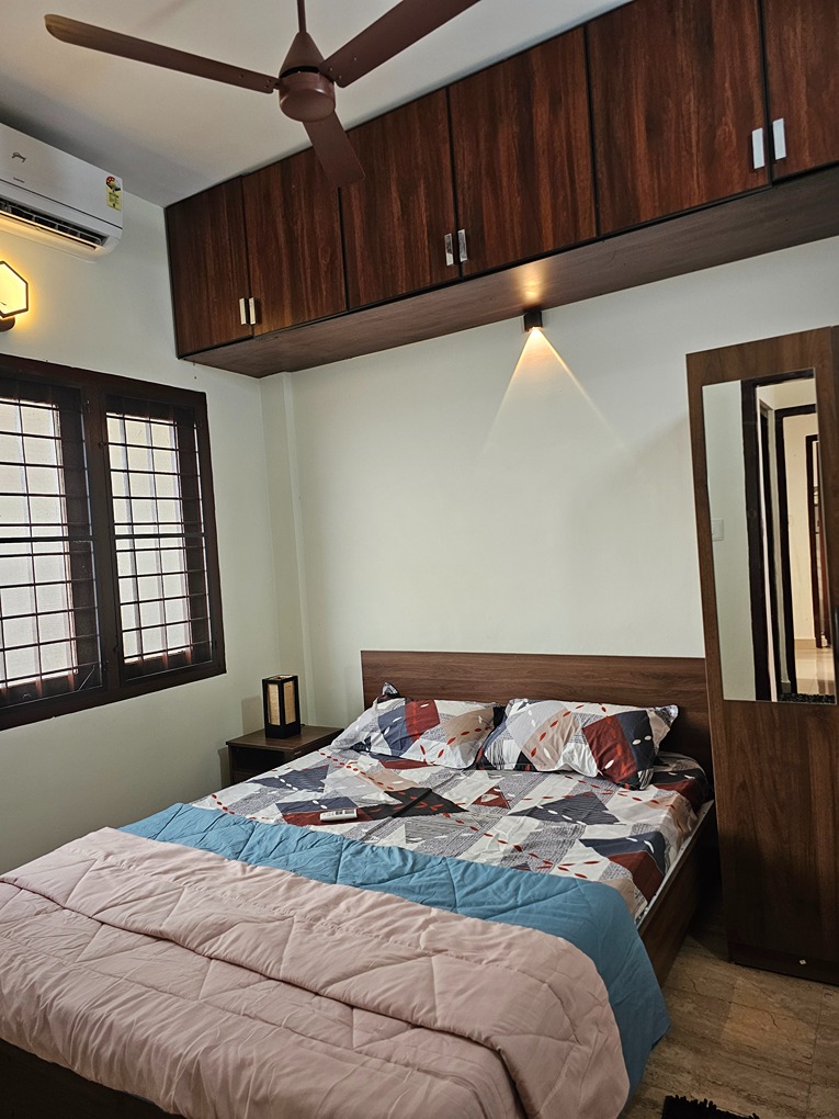 “Fully Furnished 2BHK | Just 1.5 km from Kadavanthra | Perfect for Short Stays”