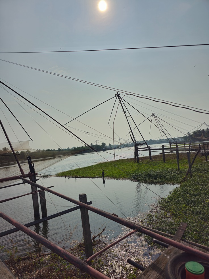 Fully Furnished 1BHK & 2BHK Daily Rentals Near River – Affordable & Peaceful Stay in Kochi