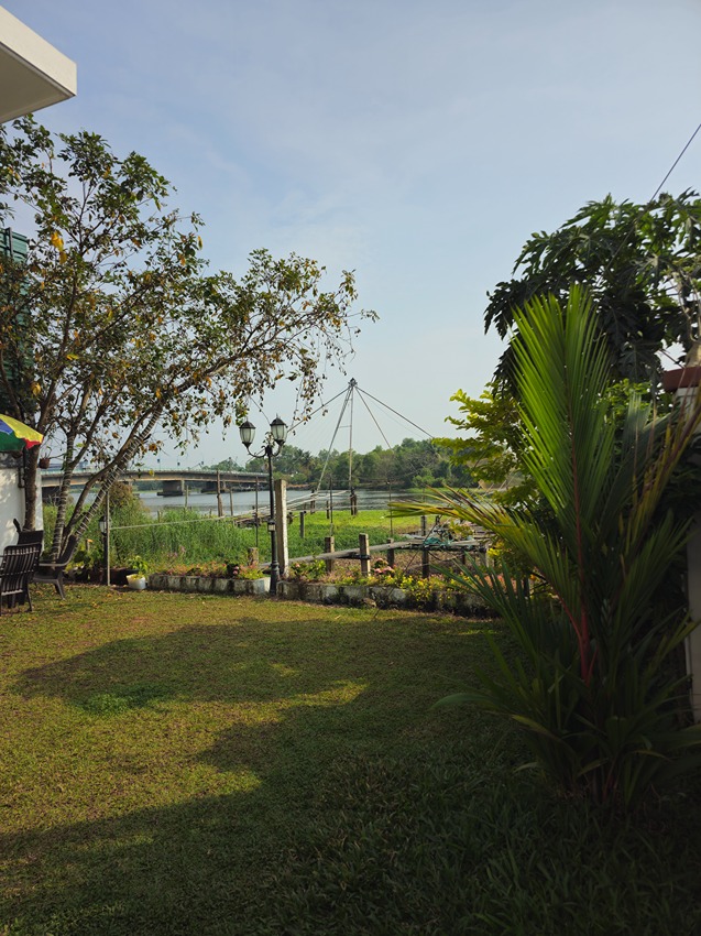 Fully Furnished 1BHK & 2BHK Daily Rentals Near River – Affordable & Peaceful Stay in Kochi