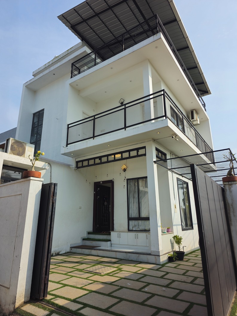 Fully Furnished 1BHK & 2BHK Daily Rentals Near River – Affordable & Peaceful Stay in Kochi