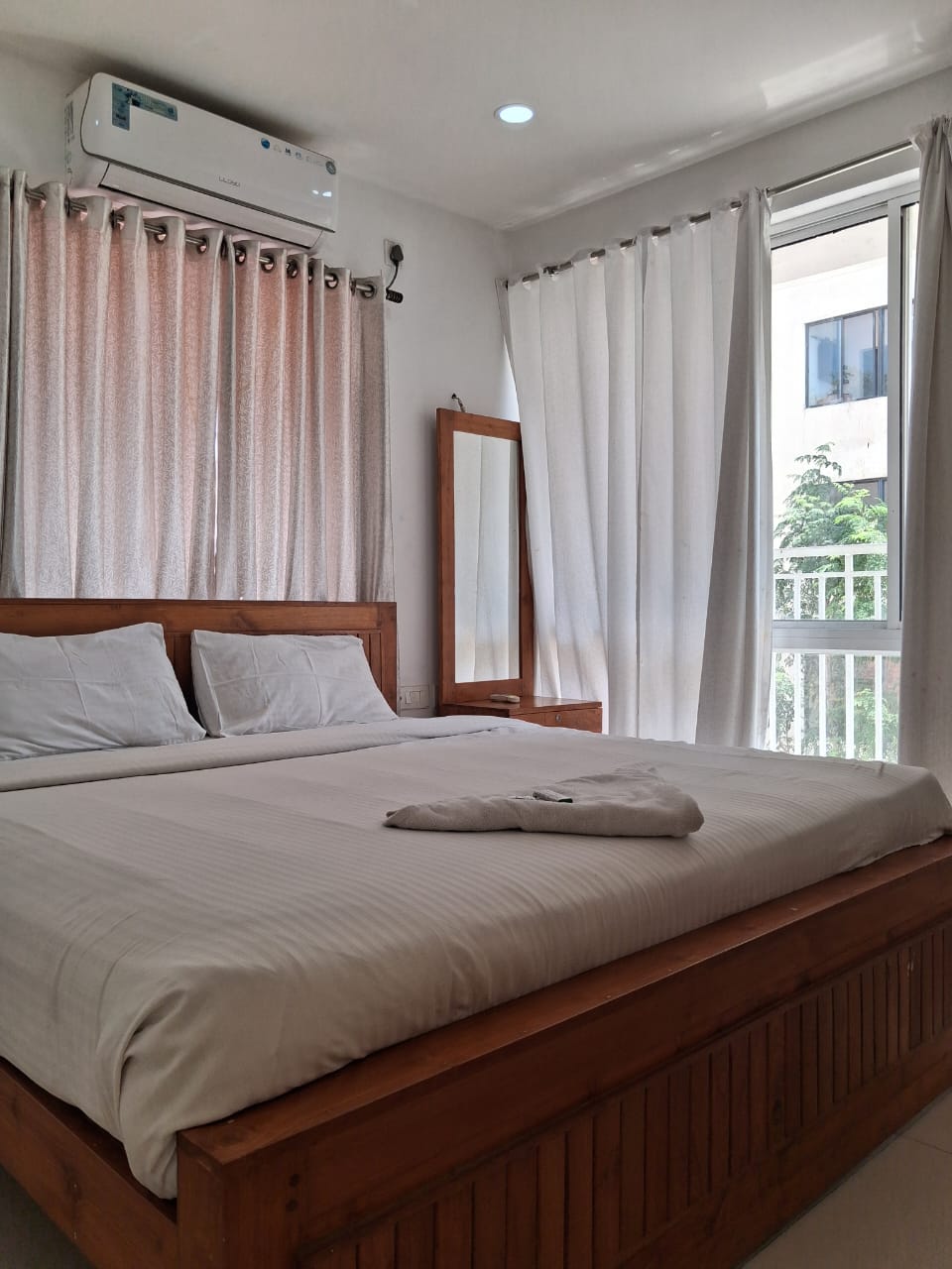 dee66571-f170-479e-a93b-b378ad46dab3