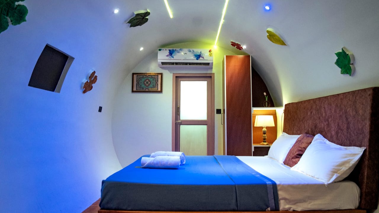 Capsule Room