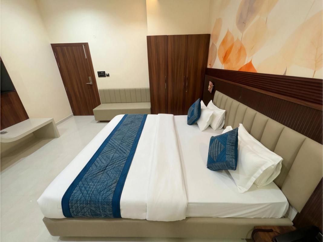 Superior Bedroom4