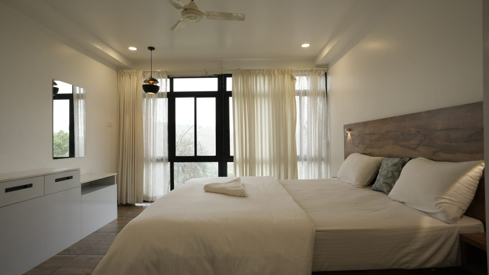 Property gallery image 14