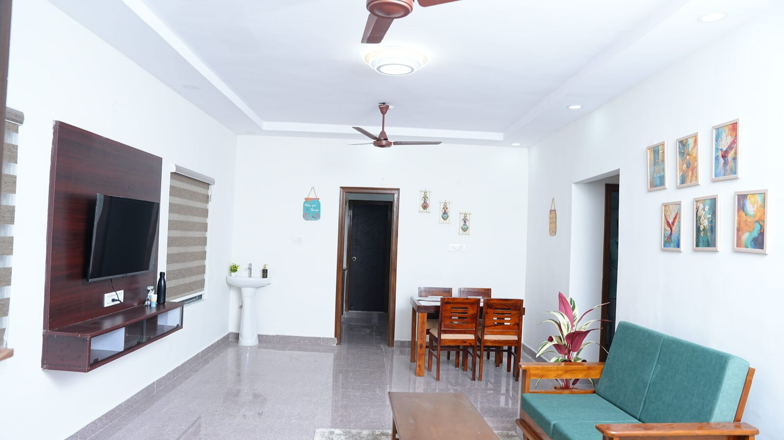 Single Bed Room Deluxe Apartment image 4