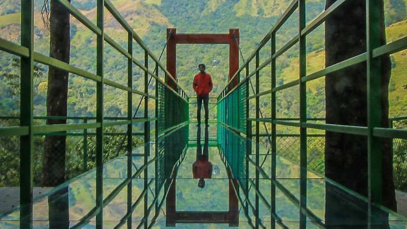 900 Kandi Glass Bridge Park