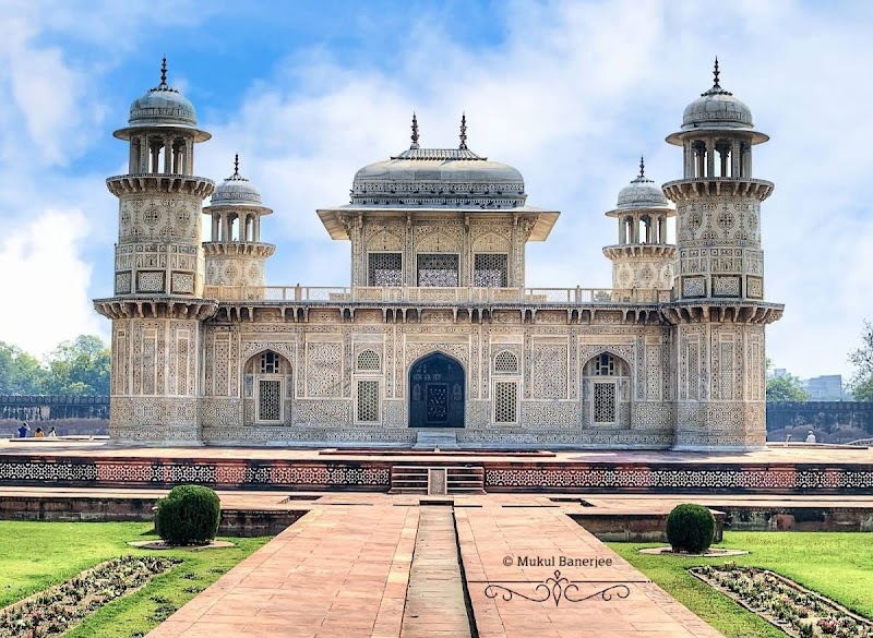Itmad-ud-Daulah (Baby Taj)