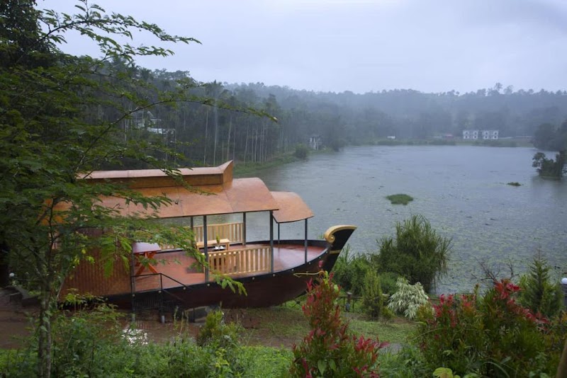 Karlad Lake
