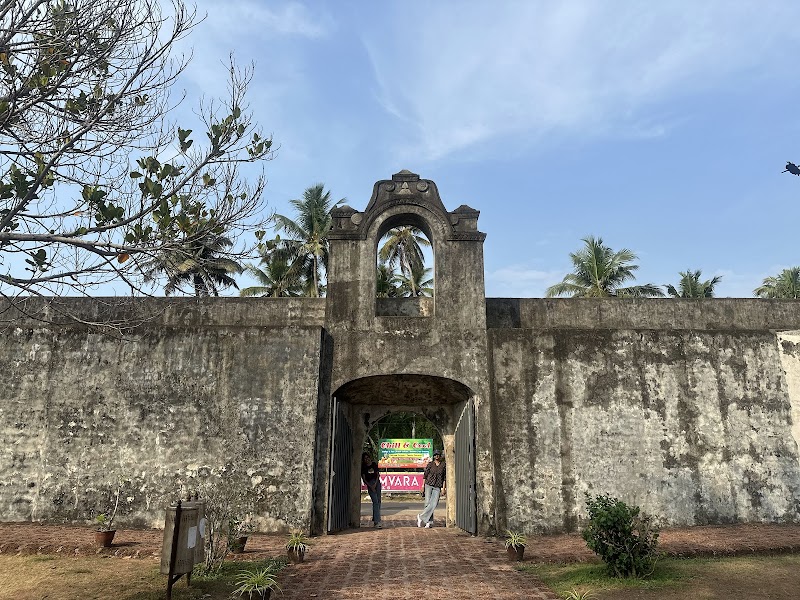 Anjengo Fort (Anchuthengu Fort)