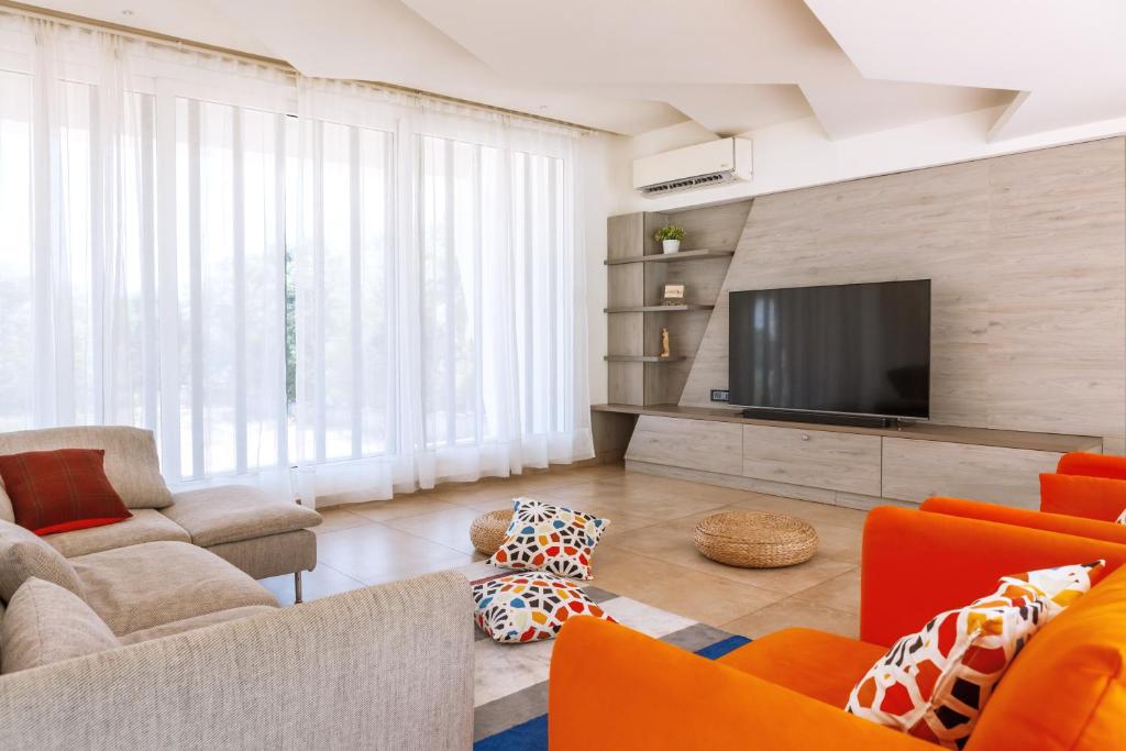 Property gallery image 16