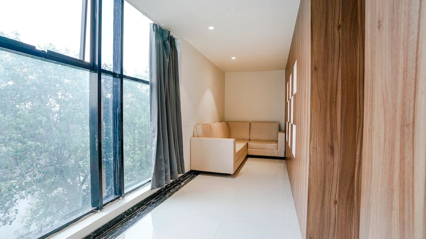 Property gallery image 1