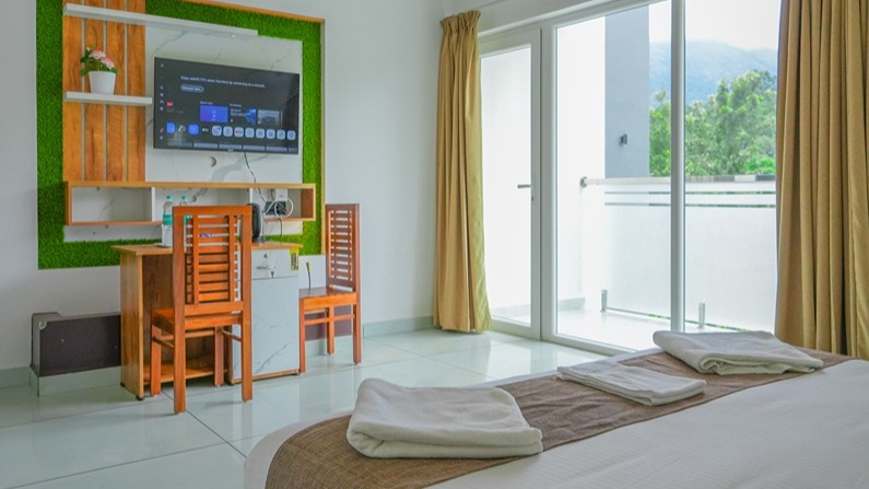 Valley View Room With Balcony
