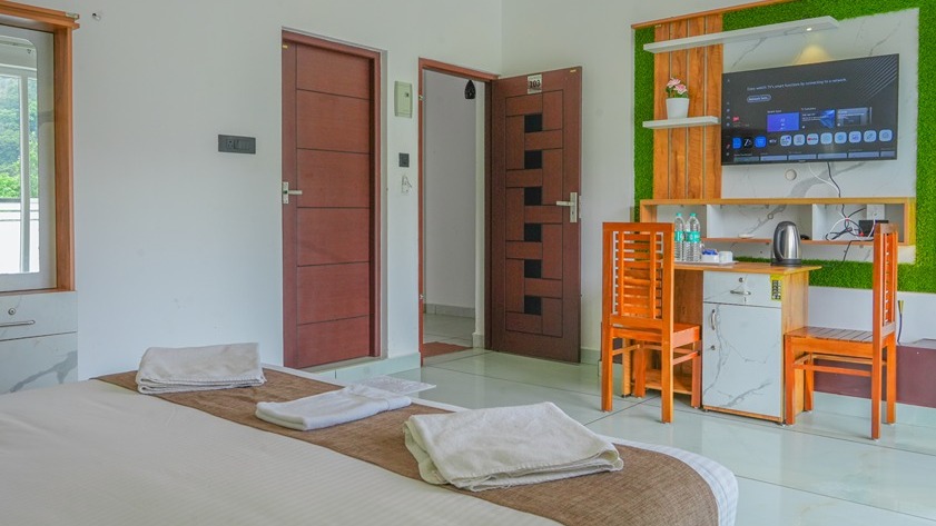 Valley View Room With Balcony