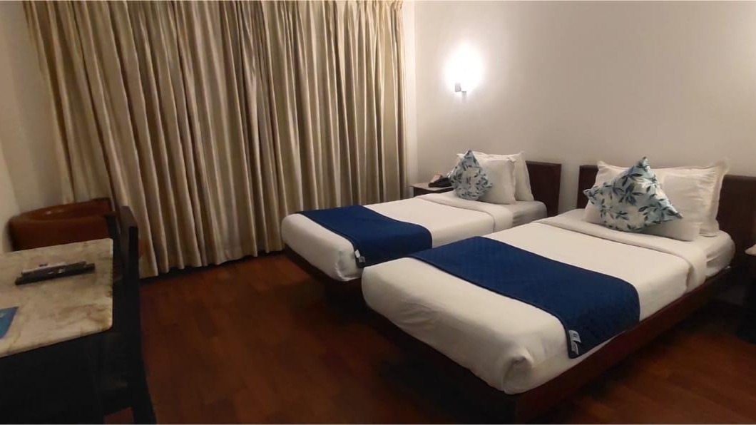 Twin Bed Room