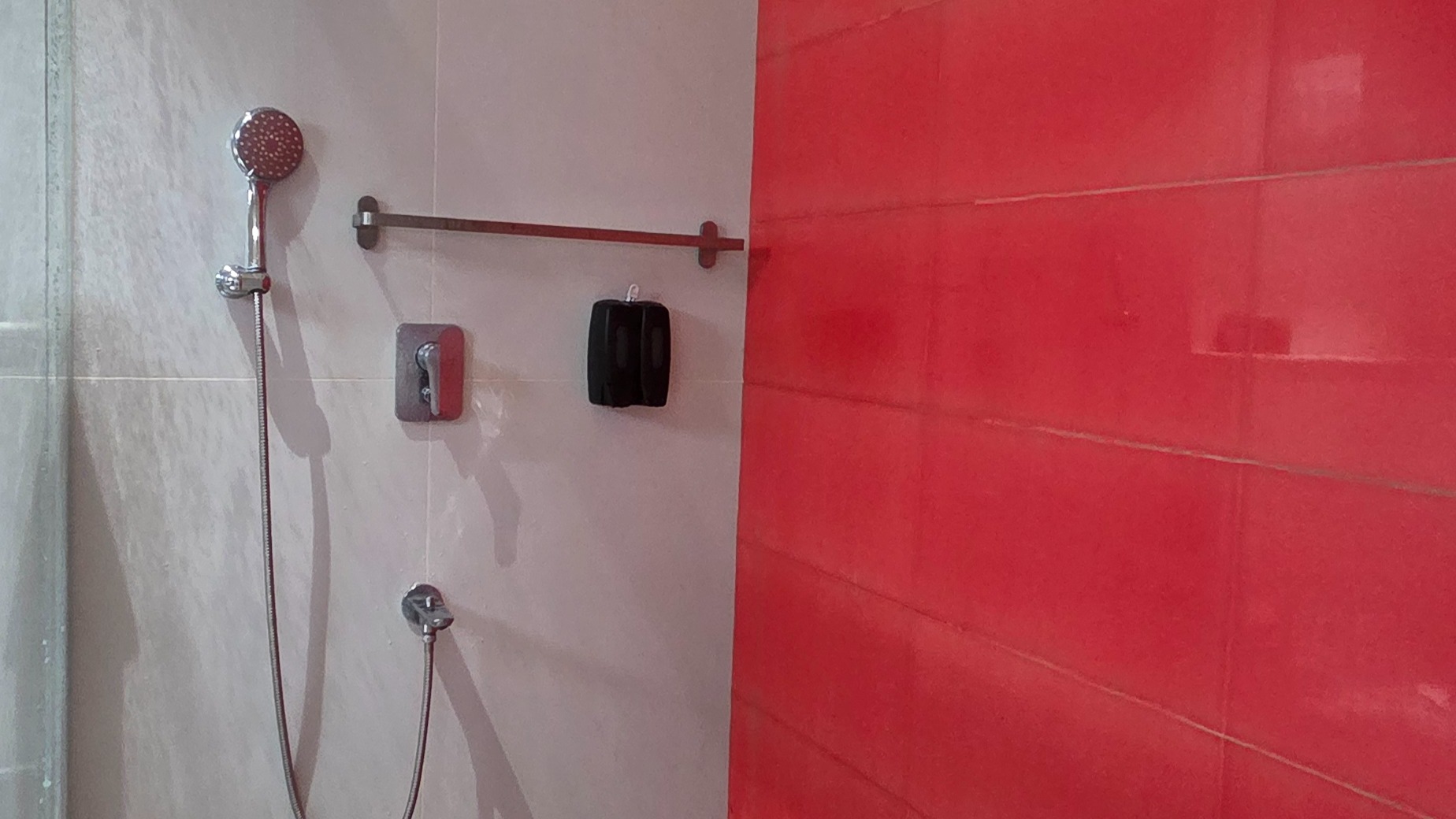 Property gallery image 3