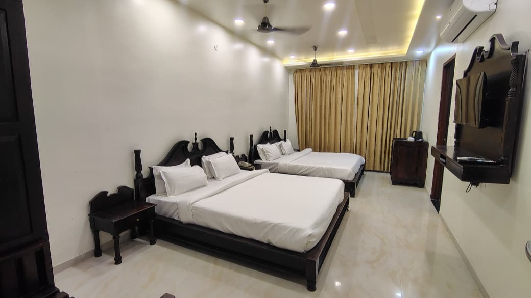 super Deluxe Triple Bedroom
