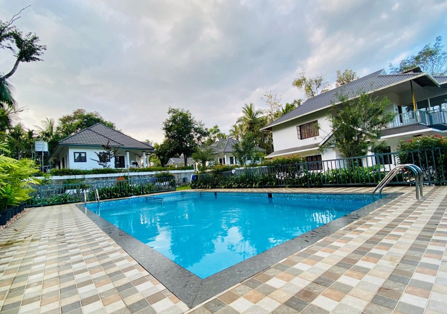 Property gallery image 2