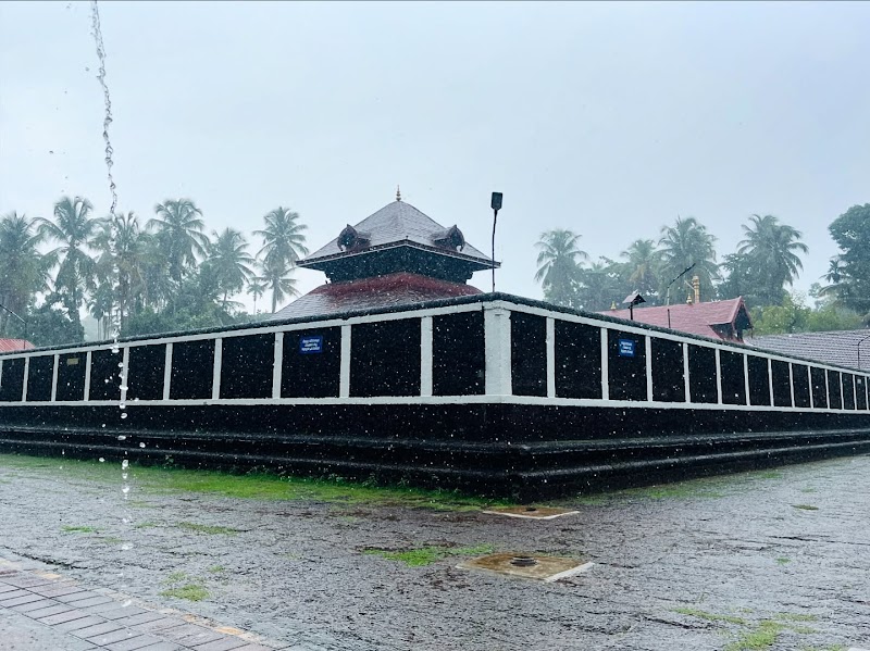 trichambaram temple