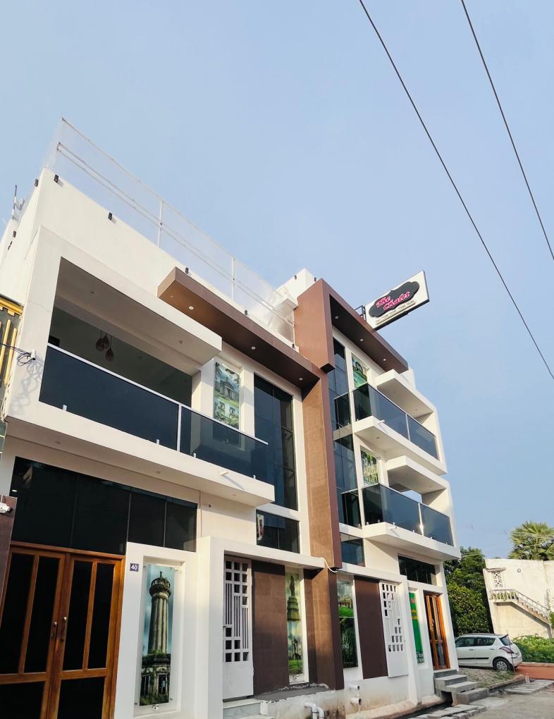 Main Image