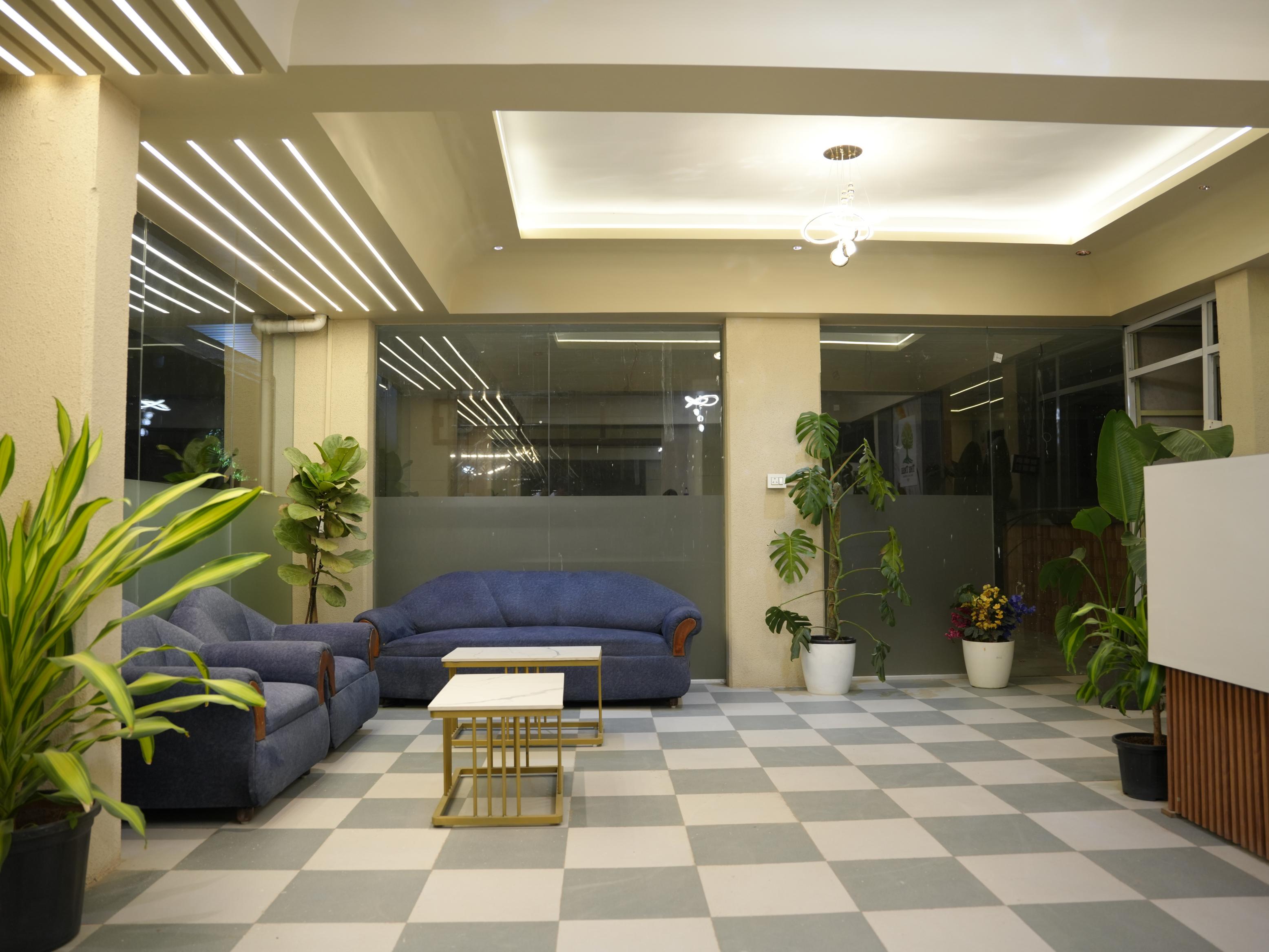 HOTEL THE TREE RAVET hero