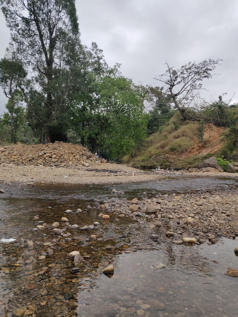 Soochipara Falls (Sentinel Rock)