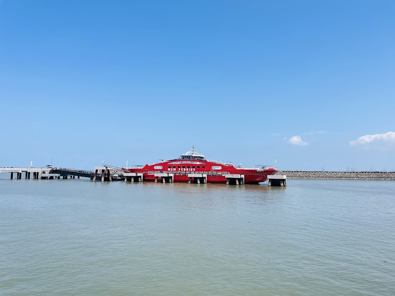 Mandwa Jetty / Mandwa Beach