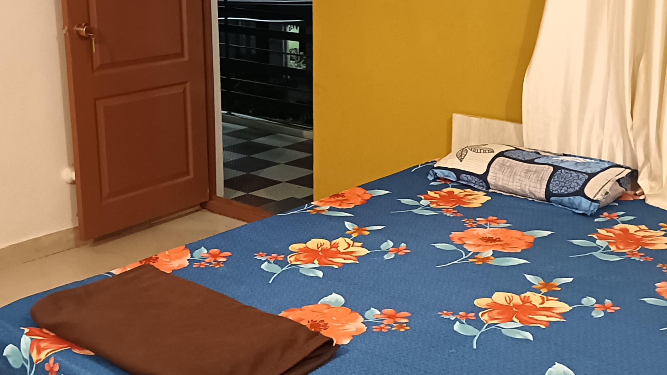 Standard double bedroom