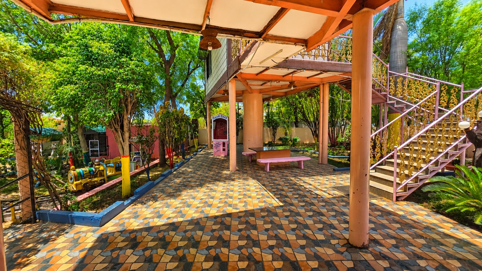 Property gallery image 2