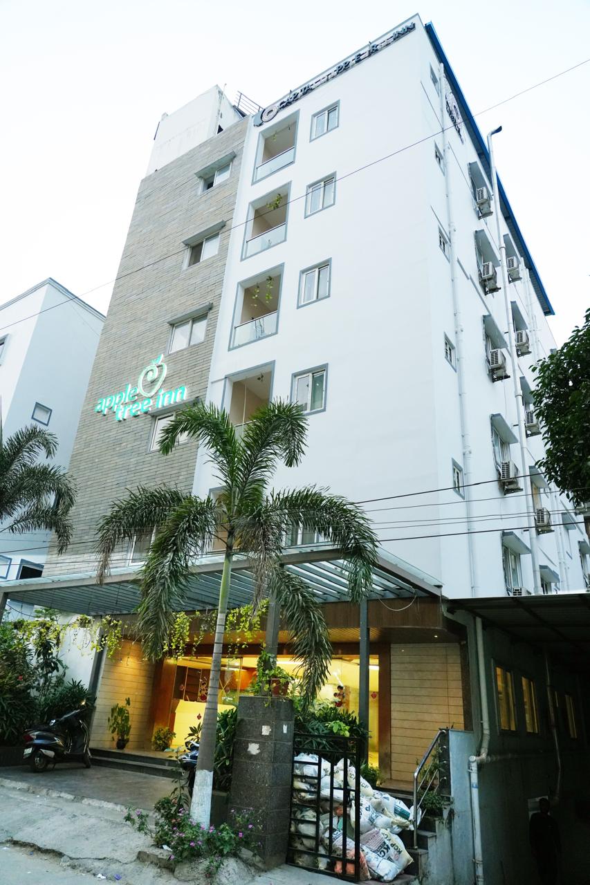 Apple Tree Hotel hero