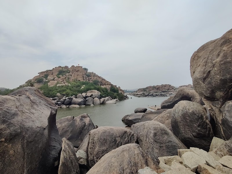 Tungabhadra River Crossing (Coracle Point)