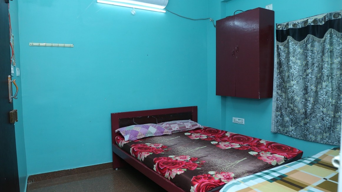 Family Room 4