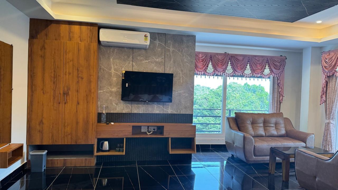 Blackberry Luxury A/C Room with Balcony